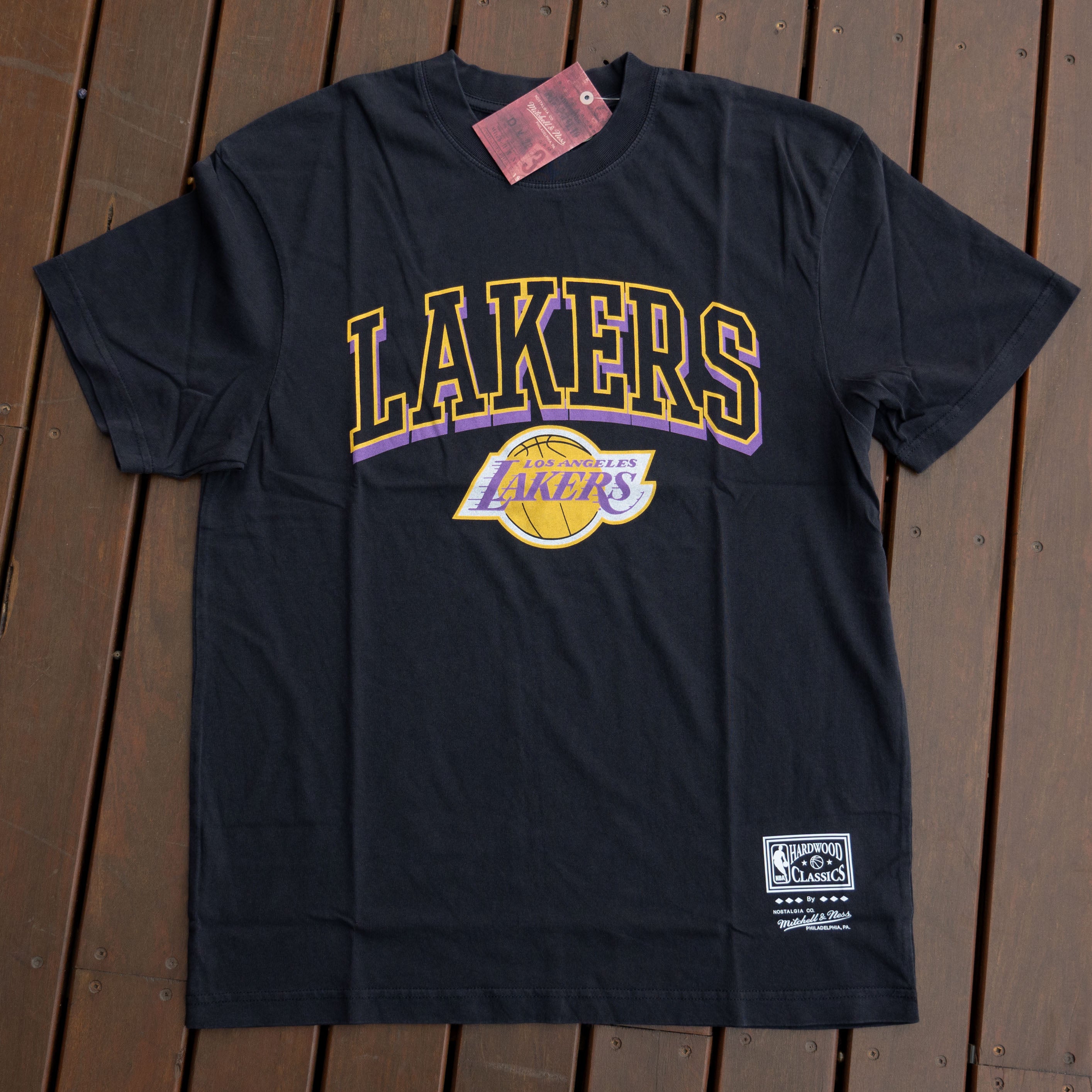 lakers logo t shirt