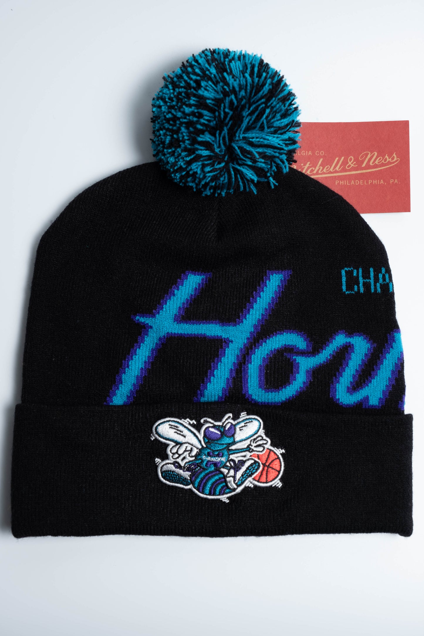 CHARLOTTE HORNETS SCRIPT BURST POM BEANIE
